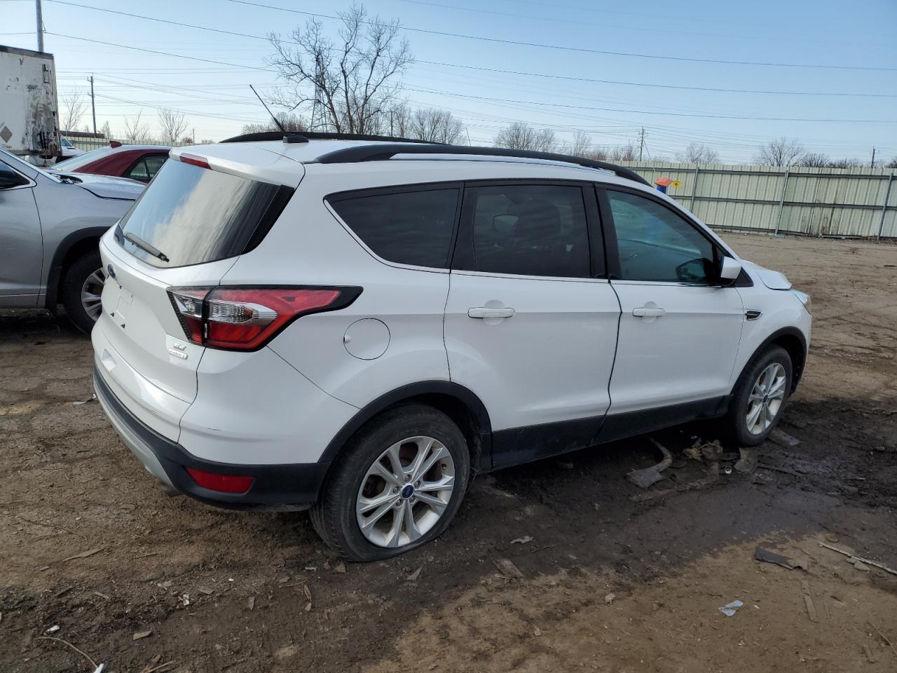 2017 FORD ESCAPE SE - Image 3