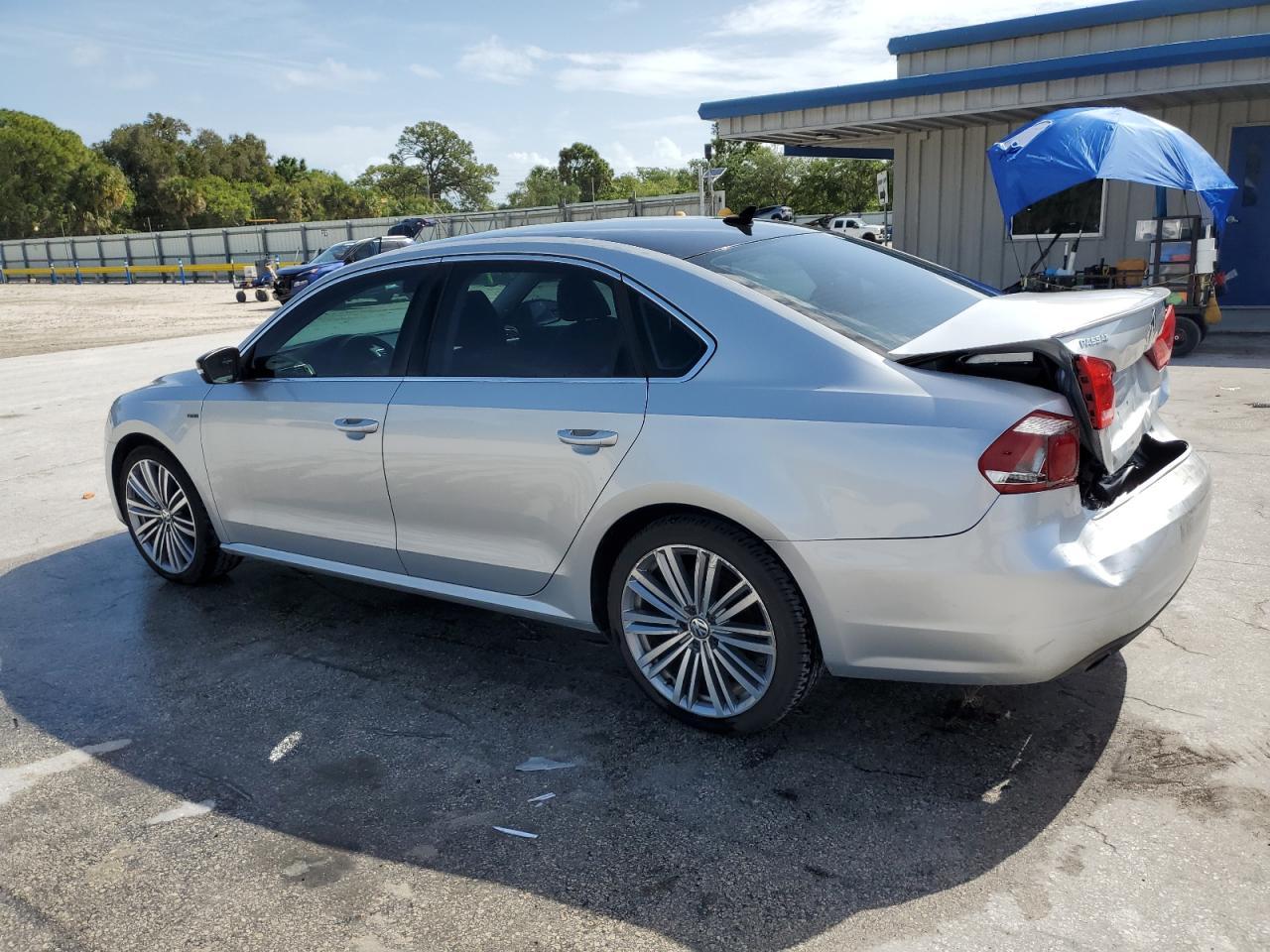 2015 VOLKSWAGEN PASSAT SE - Фото 2