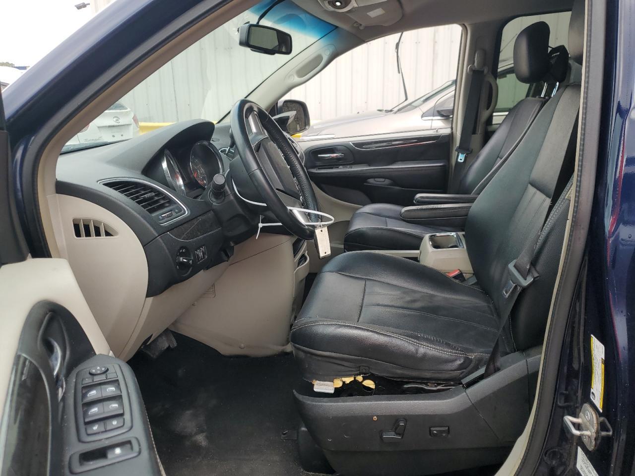 2014 CHRYSLER TOWN & COU - Image 7