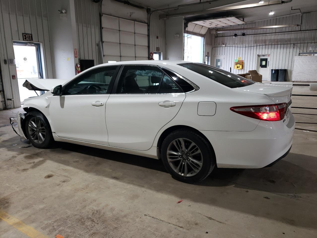 2016 TOYOTA CAMRY LE - Фото 2