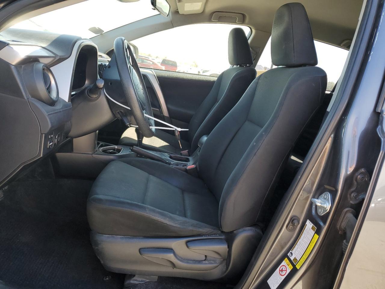 2017 TOYOTA RAV4 LE - Image 7