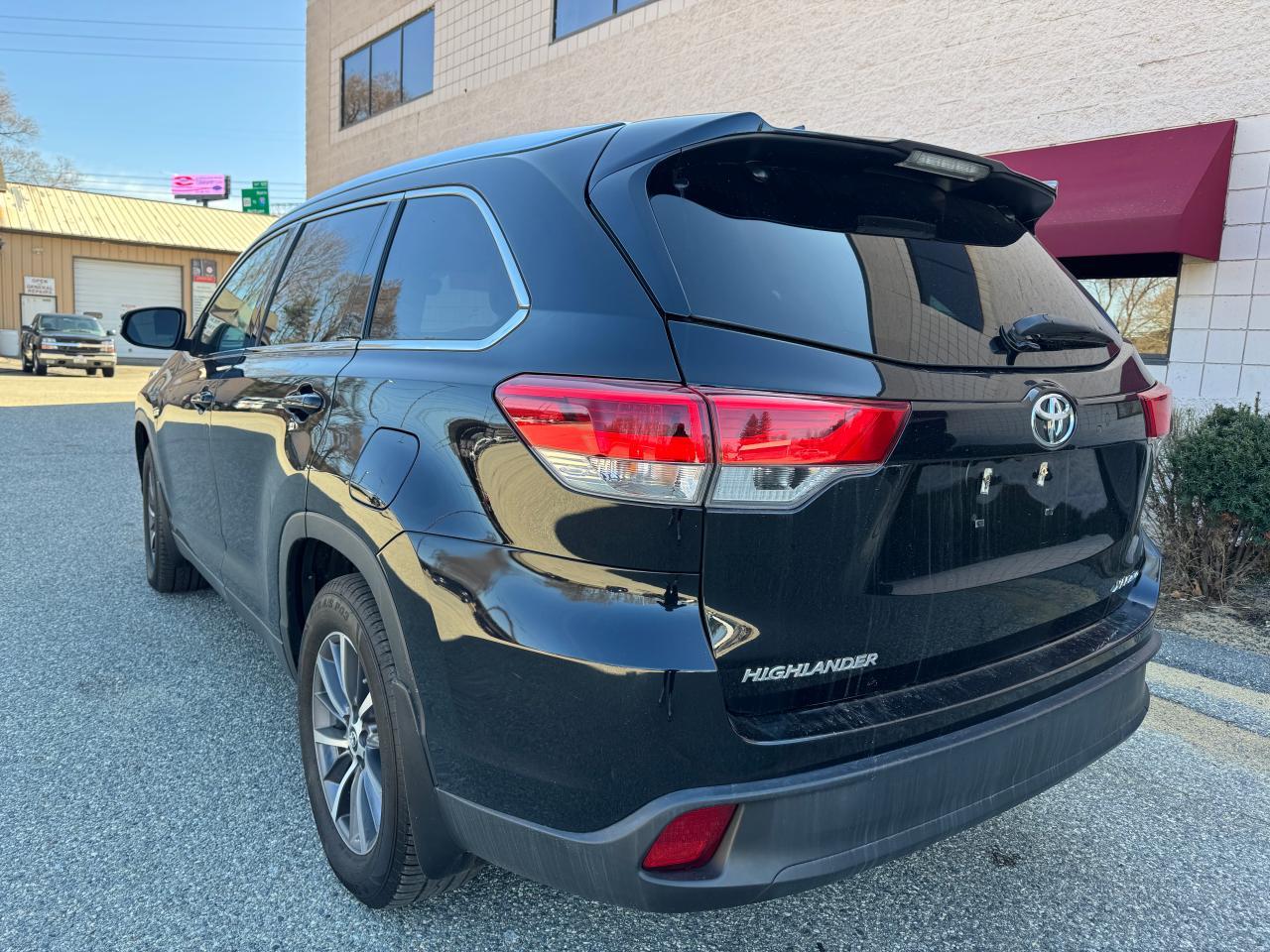 2019 TOYOTA HIGHLANDER - Image 3