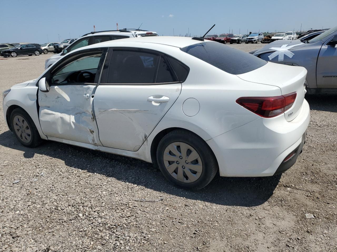 2020 KIA RIO LX - Фото 2
