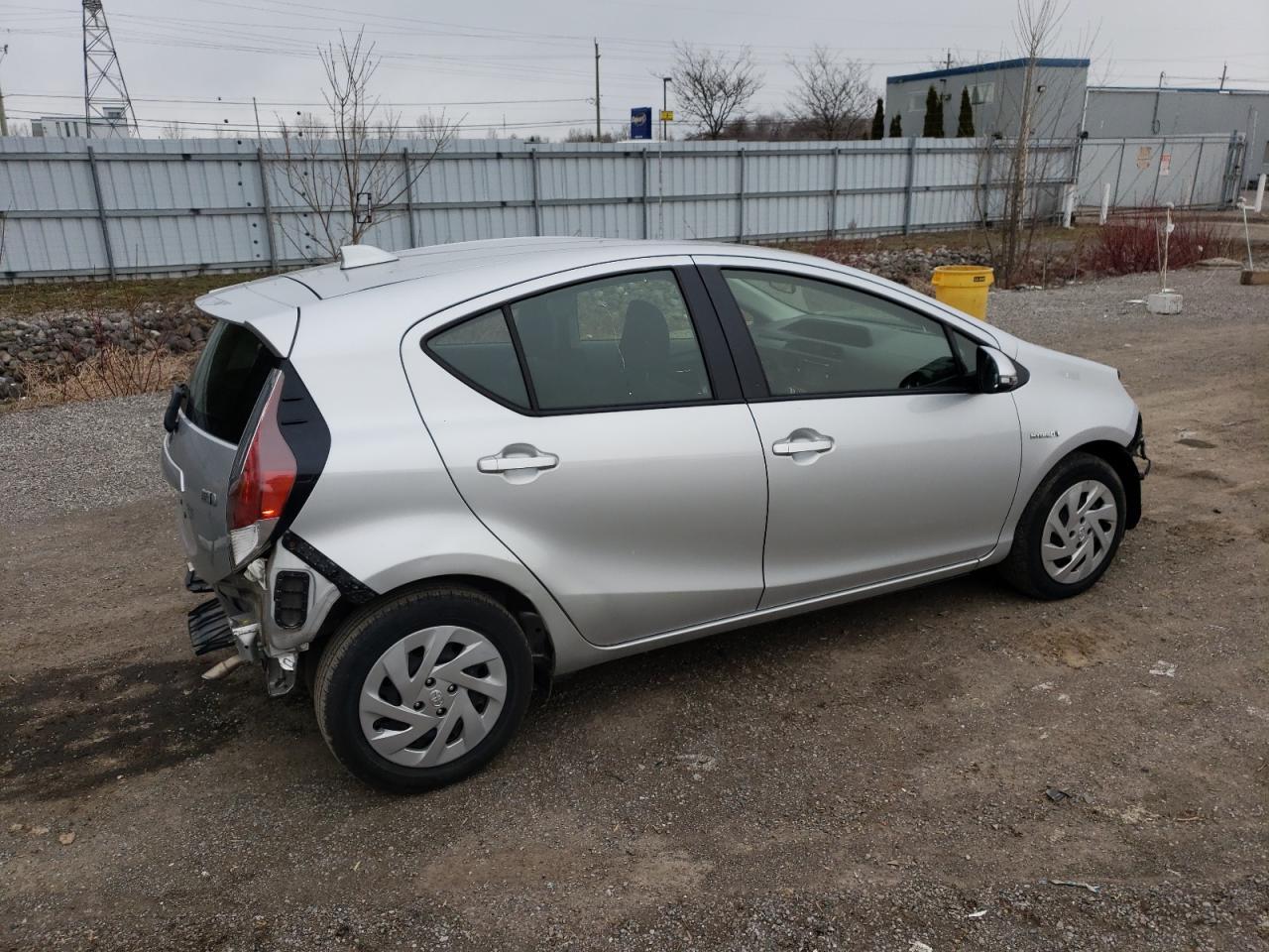 2016 TOYOTA PRIUS C - Фото 3