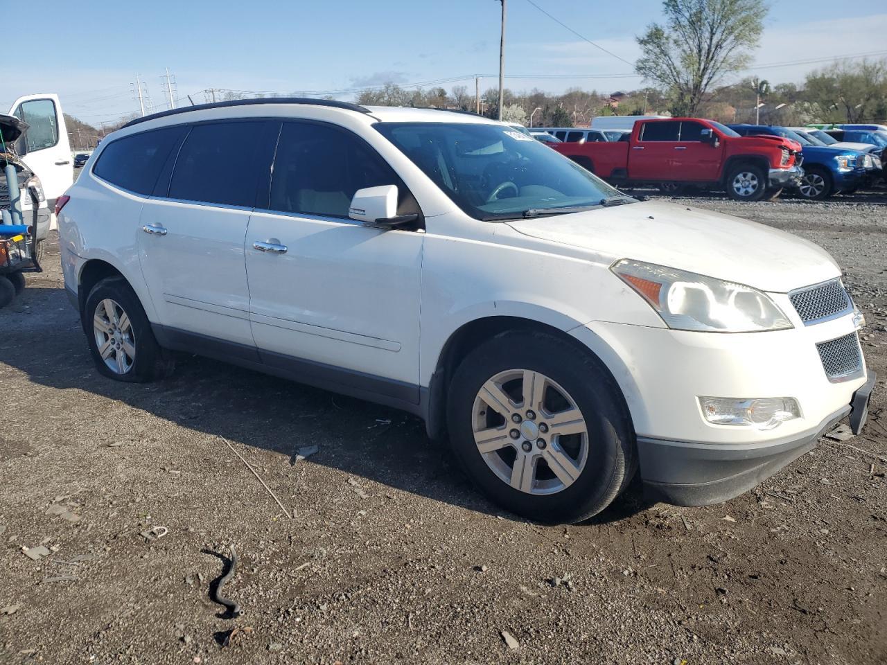 2011 CHEVROLET TRAVERSE L - Фото 4