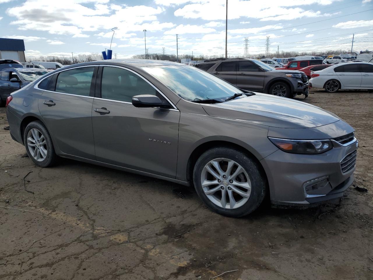 2017 CHEVROLET MALIBU LT - Image 4