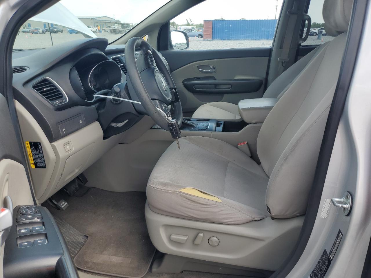 2016 KIA SEDONA LX - Image 7