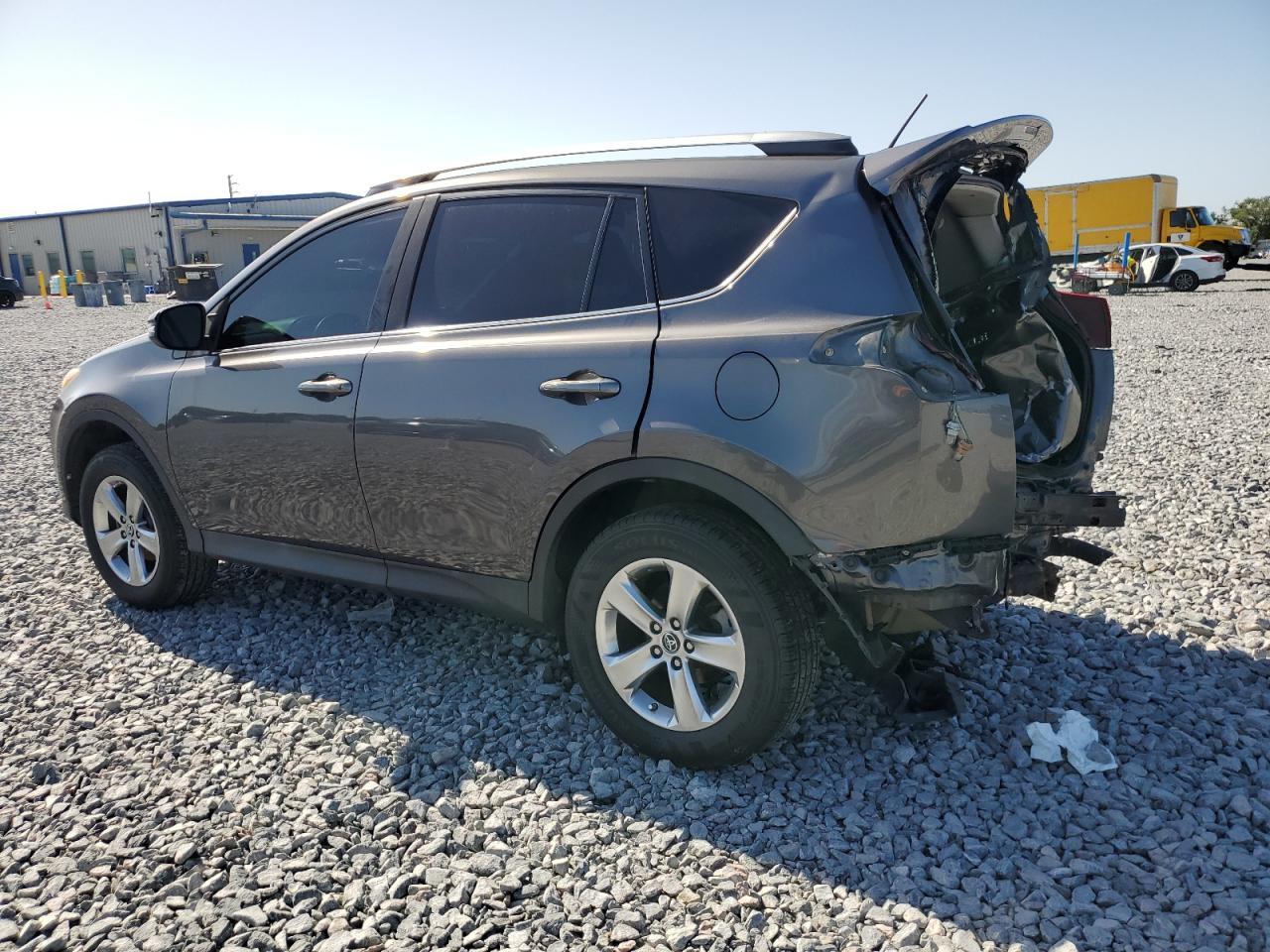 2015 TOYOTA RAV4 XLE - Image 2
