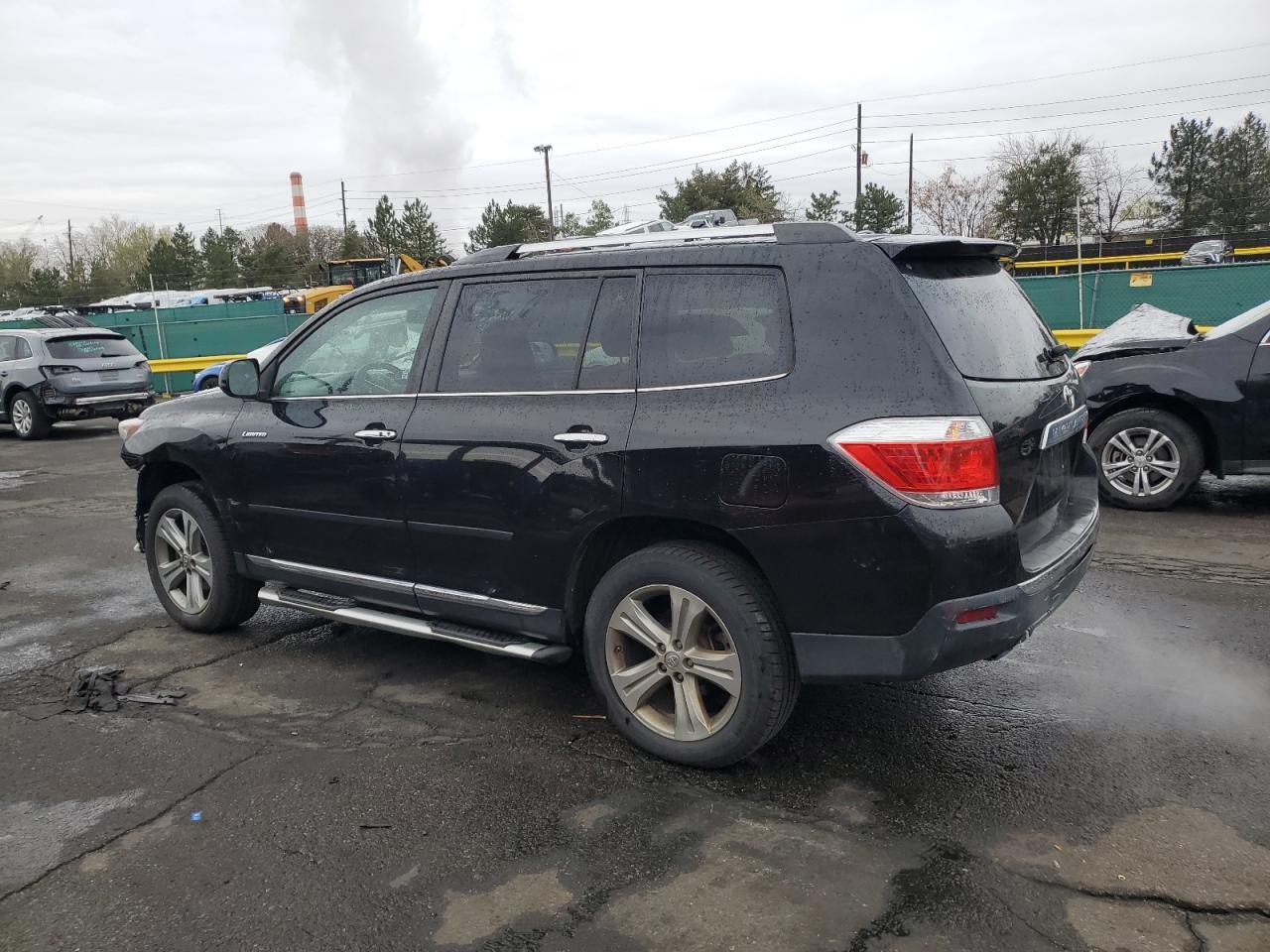 2011 TOYOTA HIGHLANDER - Image 2