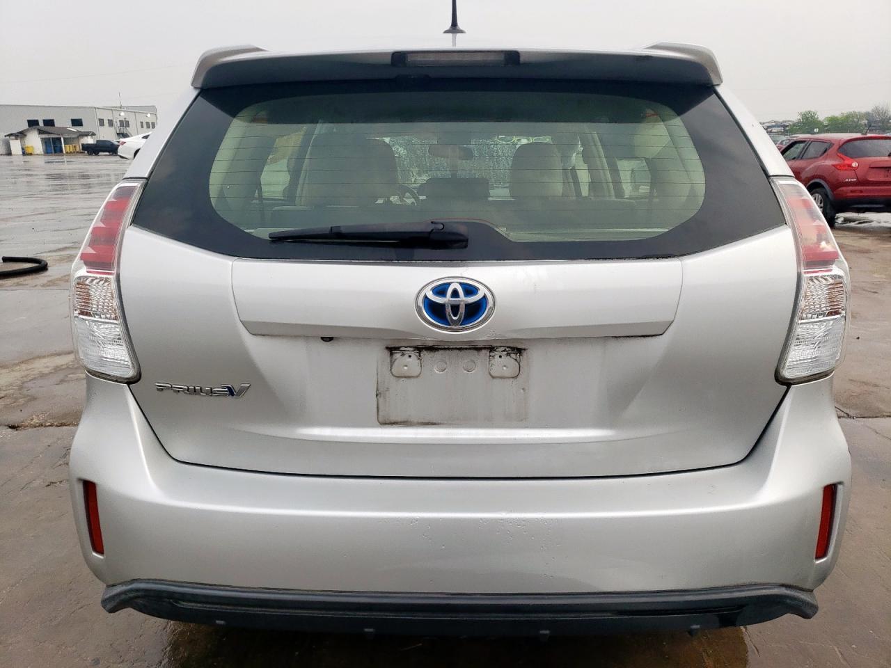 2017 TOYOTA PRIUS V - Image 6
