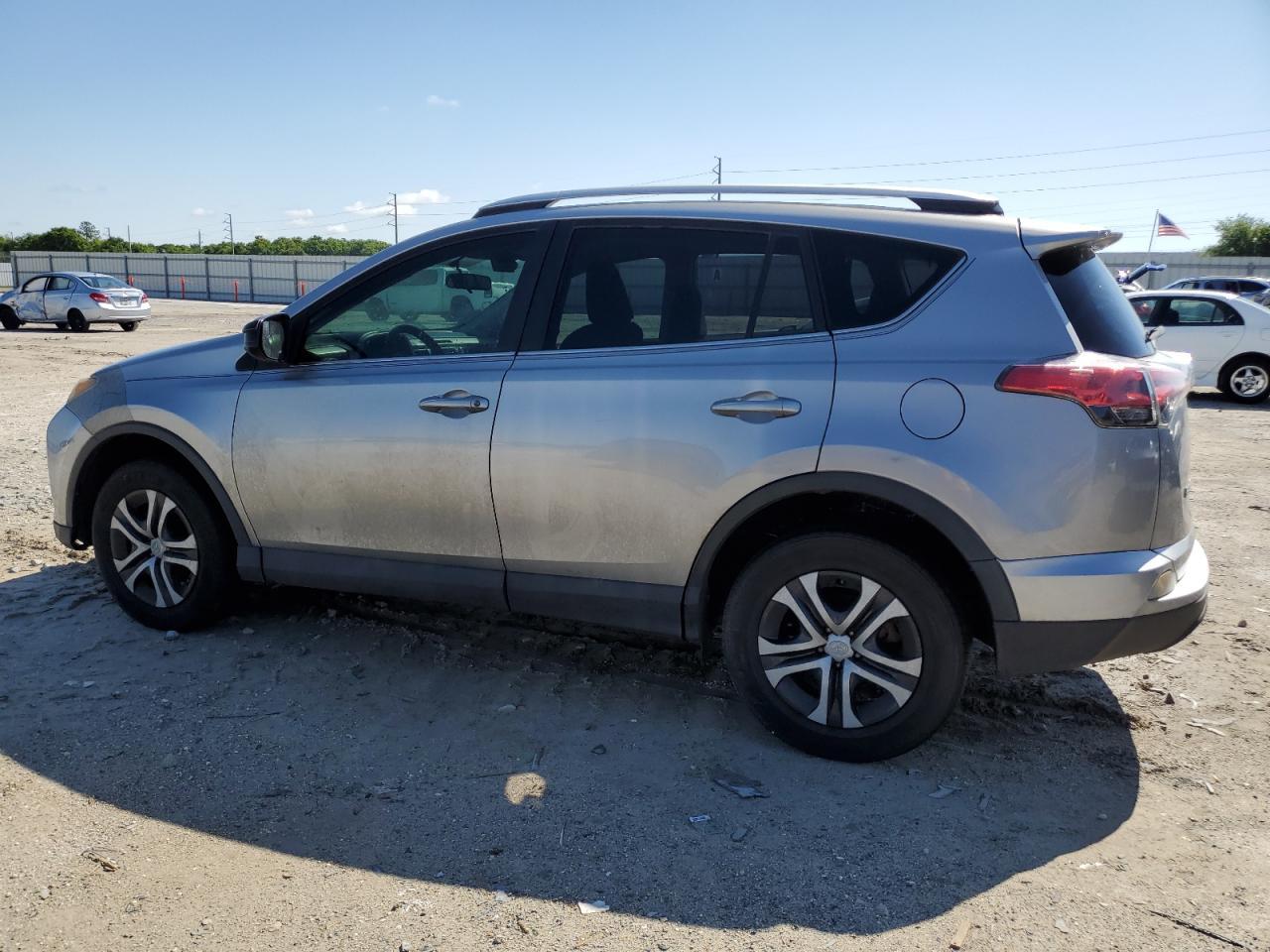 2016 TOYOTA RAV4 LE - Фото 2