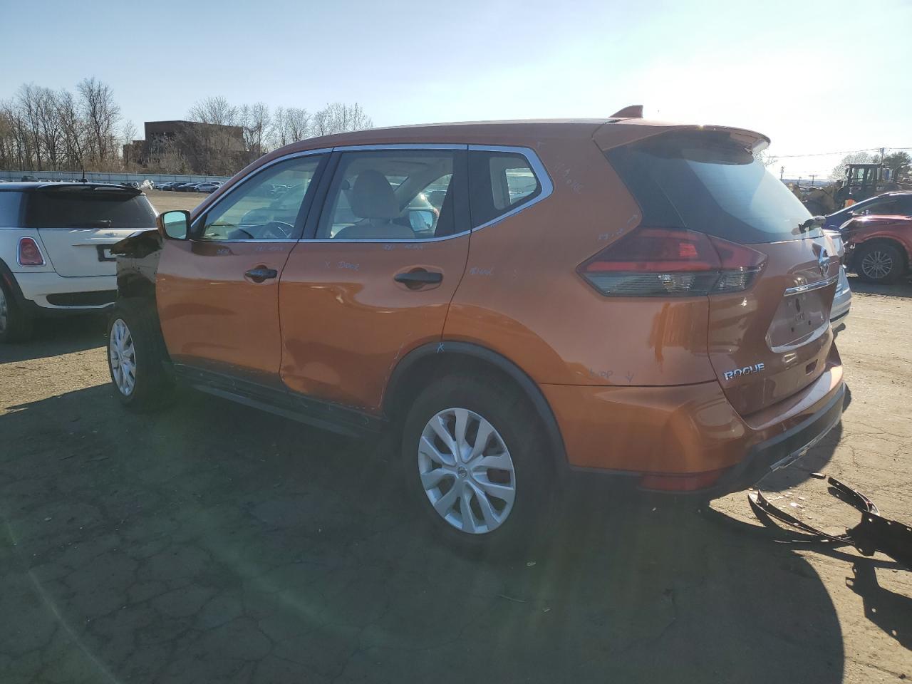2017 NISSAN ROGUE SV - Image 2