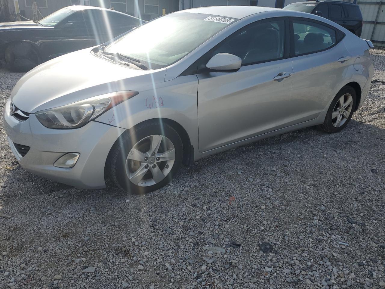 2013 HYUNDAI ELANTRA GL