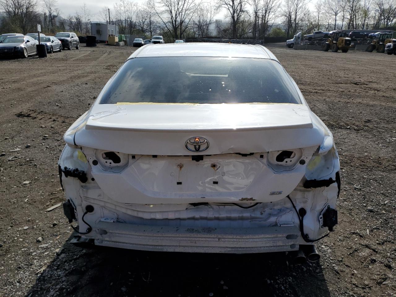 2018 TOYOTA CAMRY L - Image 6