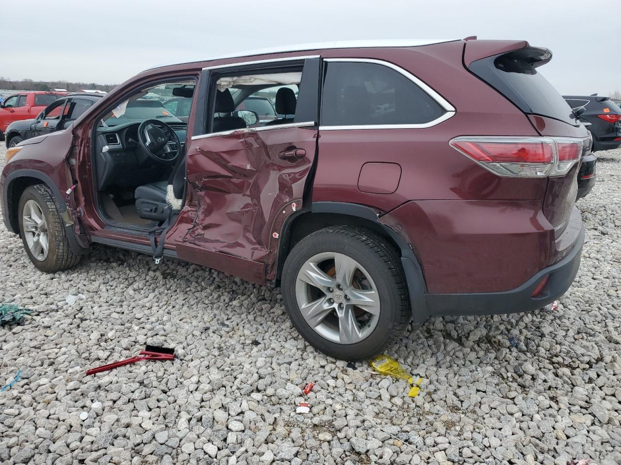 2015 TOYOTA HIGHLANDER - Image 2