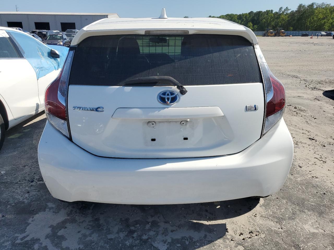2016 TOYOTA PRIUS C - Image 6