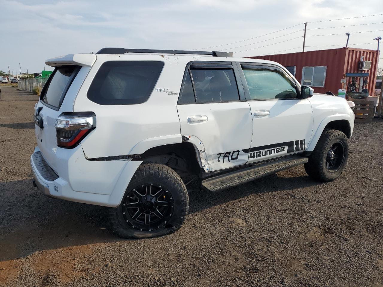2019 TOYOTA 4RUNNER SR - Фото 3