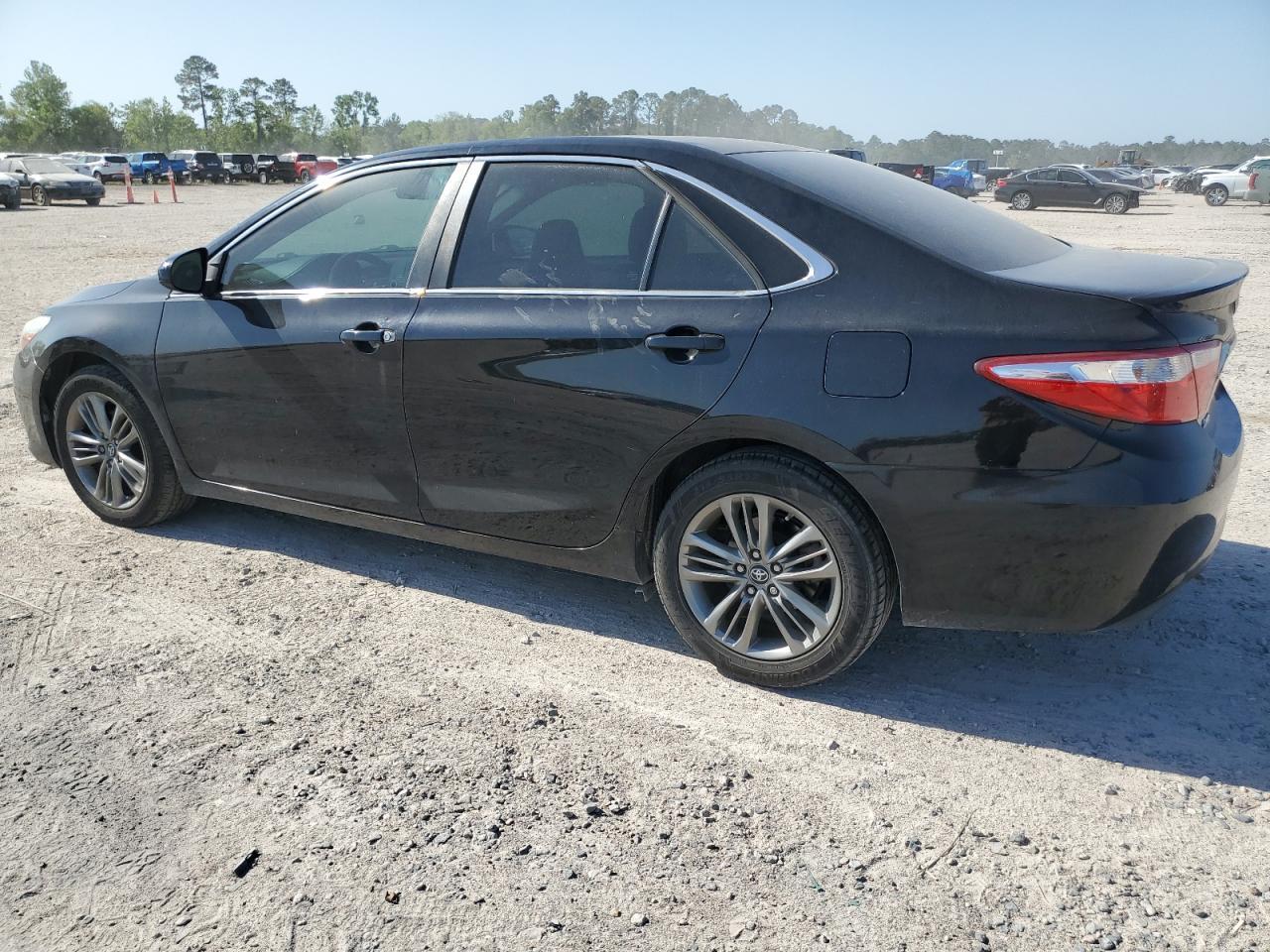 2017 TOYOTA CAMRY LE - Фото 2