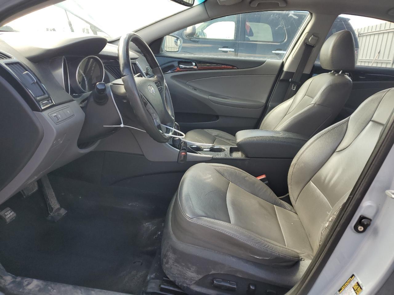 2011 HYUNDAI SONATA SE - Image 7