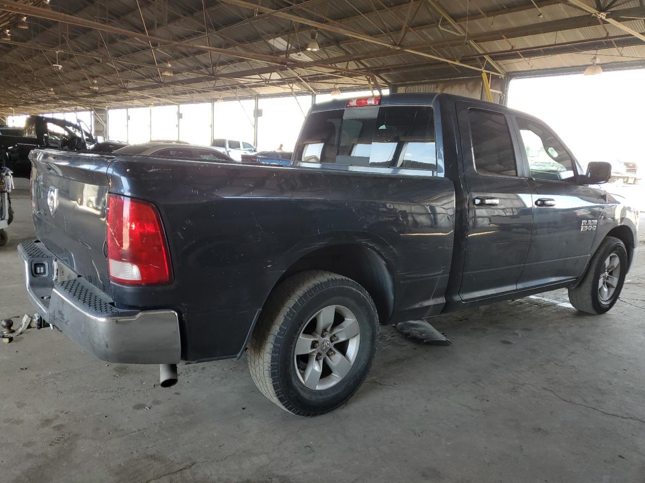 2017 RAM 1500 SLT - Image 3