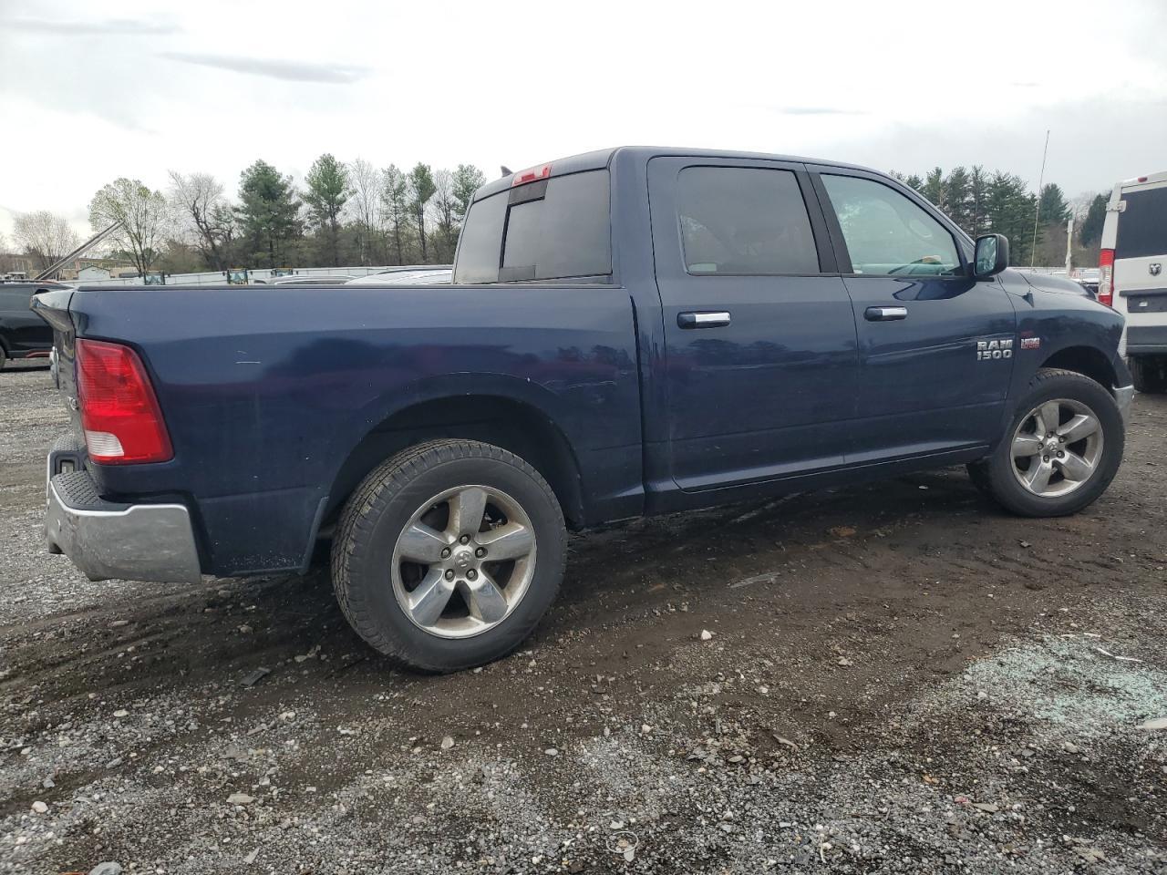 2015 RAM 1500 SLT - Image 3