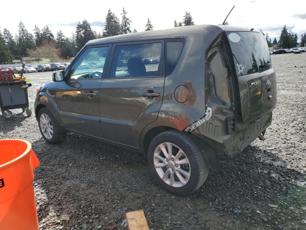 2013 KIA SOUL + - Image 2