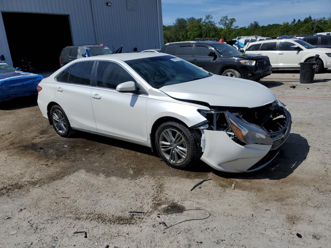 2016 TOYOTA CAMRY LE - Фото 4