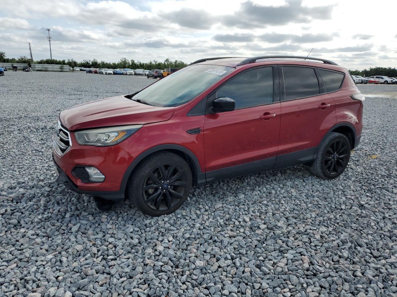 2017 FORD ESCAPE SE