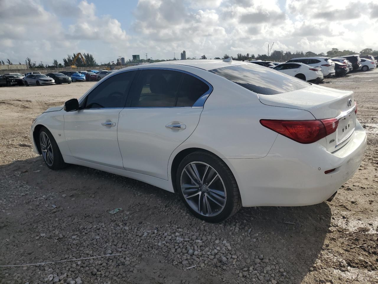2015 INFINITI Q50 BASE - Image 2