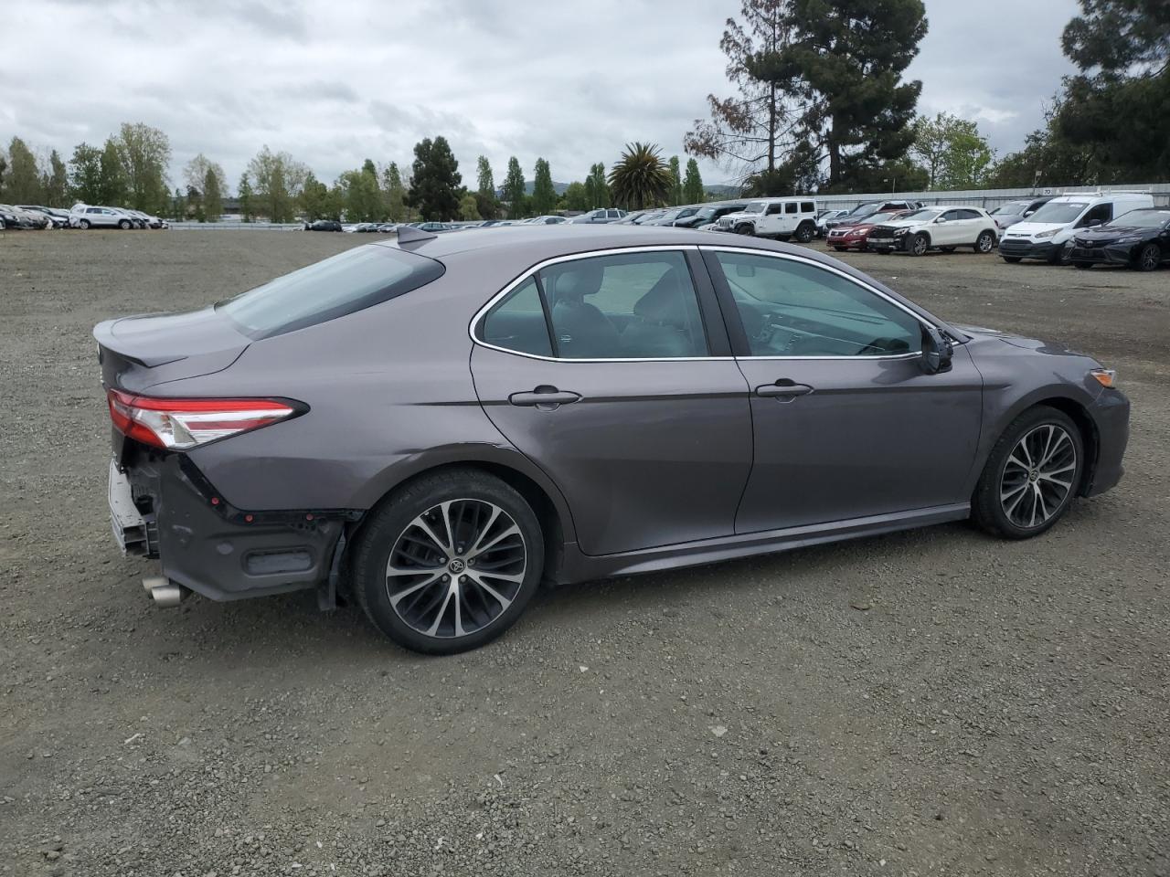 2020 TOYOTA CAMRY SE - Image 3