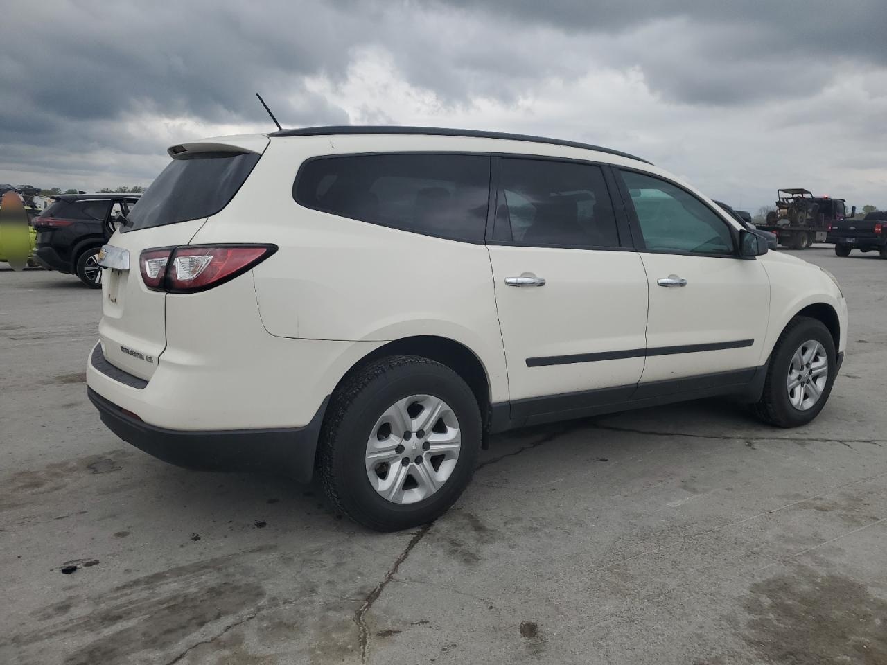 2015 CHEVROLET TRAVERSE L - Фото 3