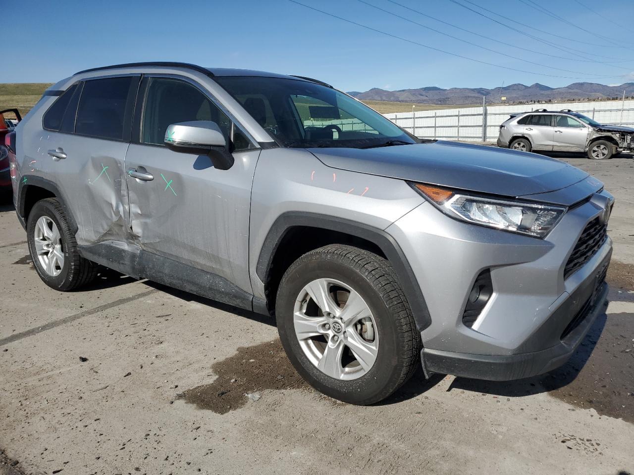 2020 TOYOTA RAV4 XLE - Фото 4