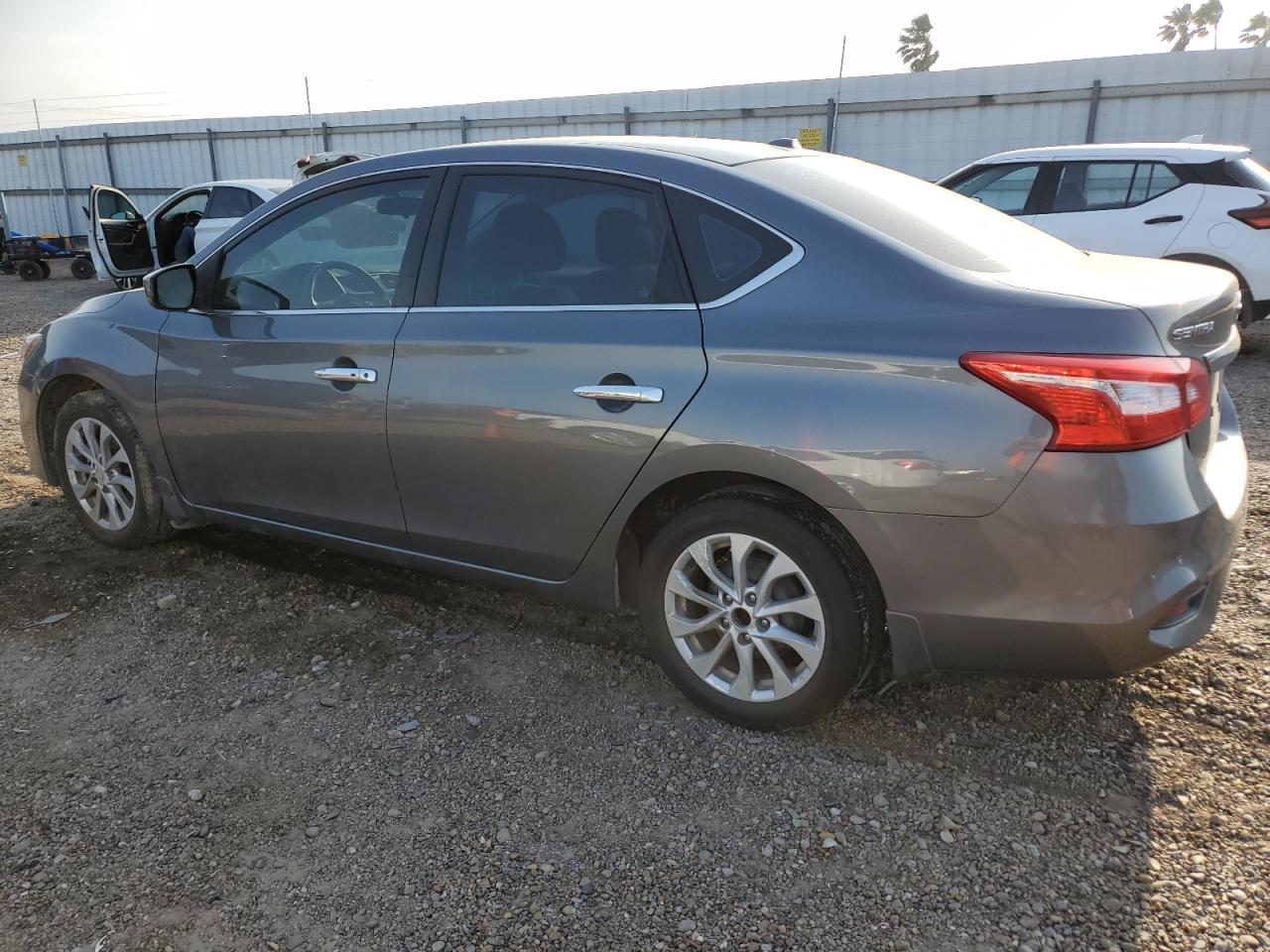 2018 NISSAN SENTRA S - Фото 2