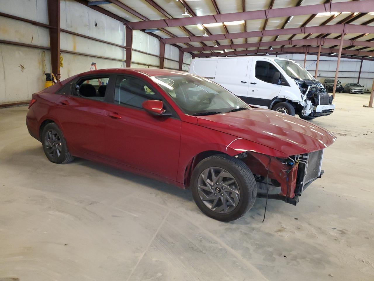 2024 HYUNDAI ELANTRA SE - Фото 4