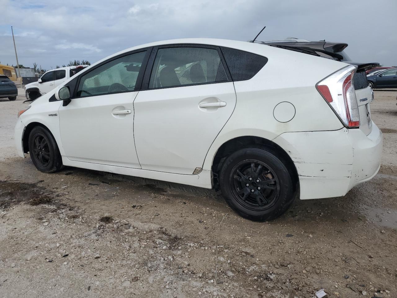 2015 TOYOTA PRIUS - Фото 2