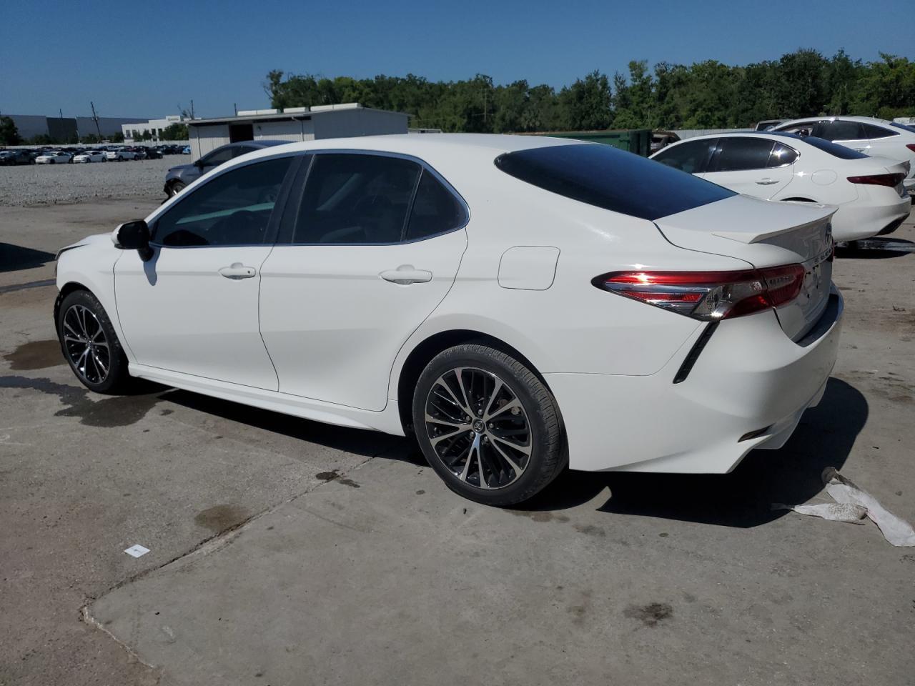 2018 TOYOTA CAMRY L - Фото 2
