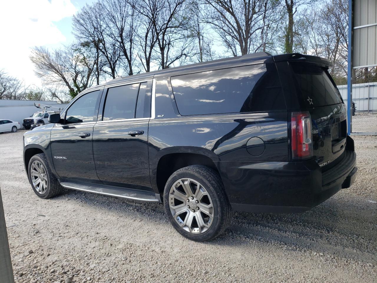 2016 GMC YUKON XL K - Фото 2