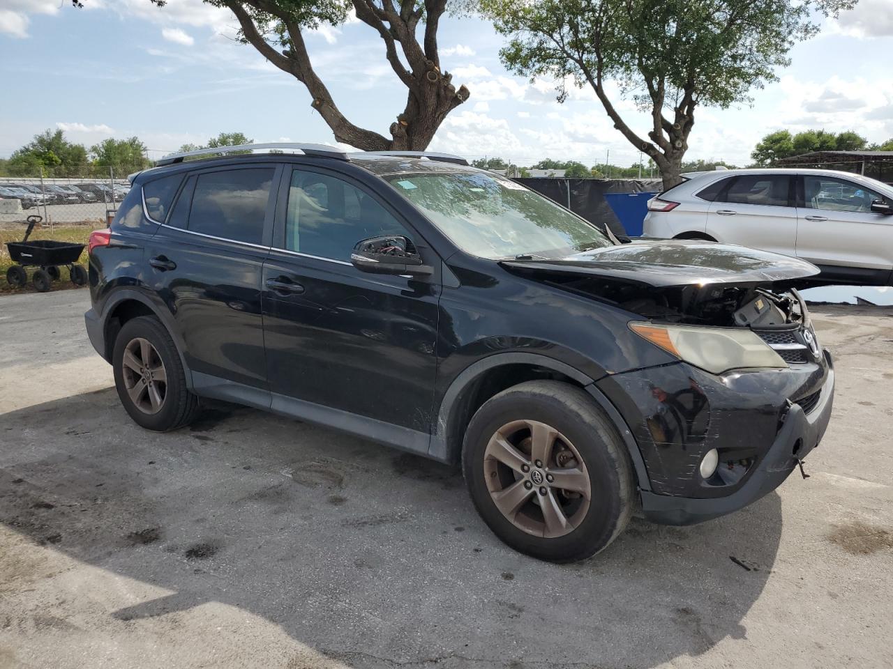 2015 TOYOTA RAV4 XLE - Image 4