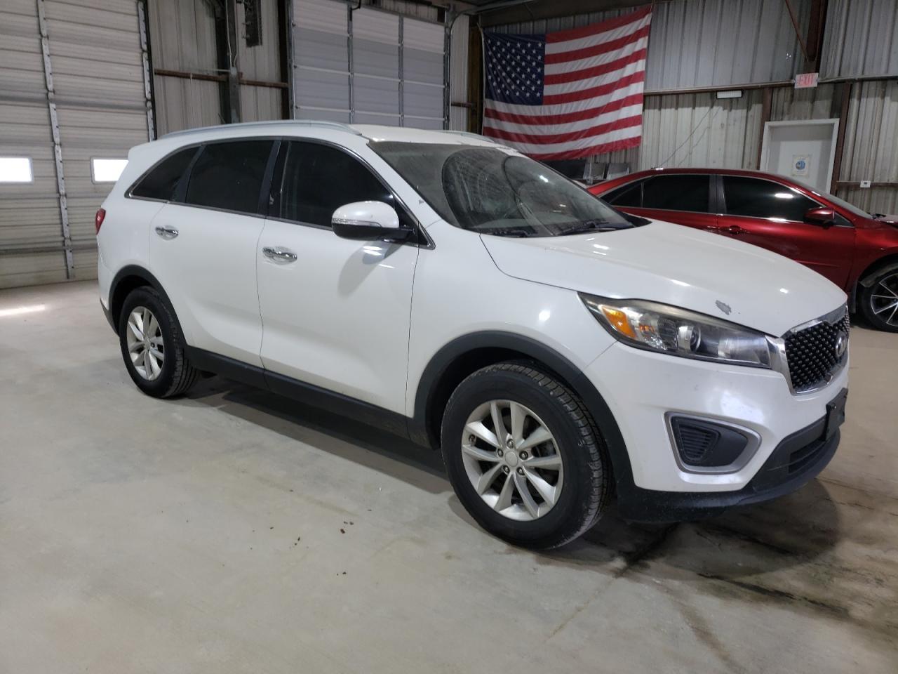 2016 KIA SORENTO LX - Image 4