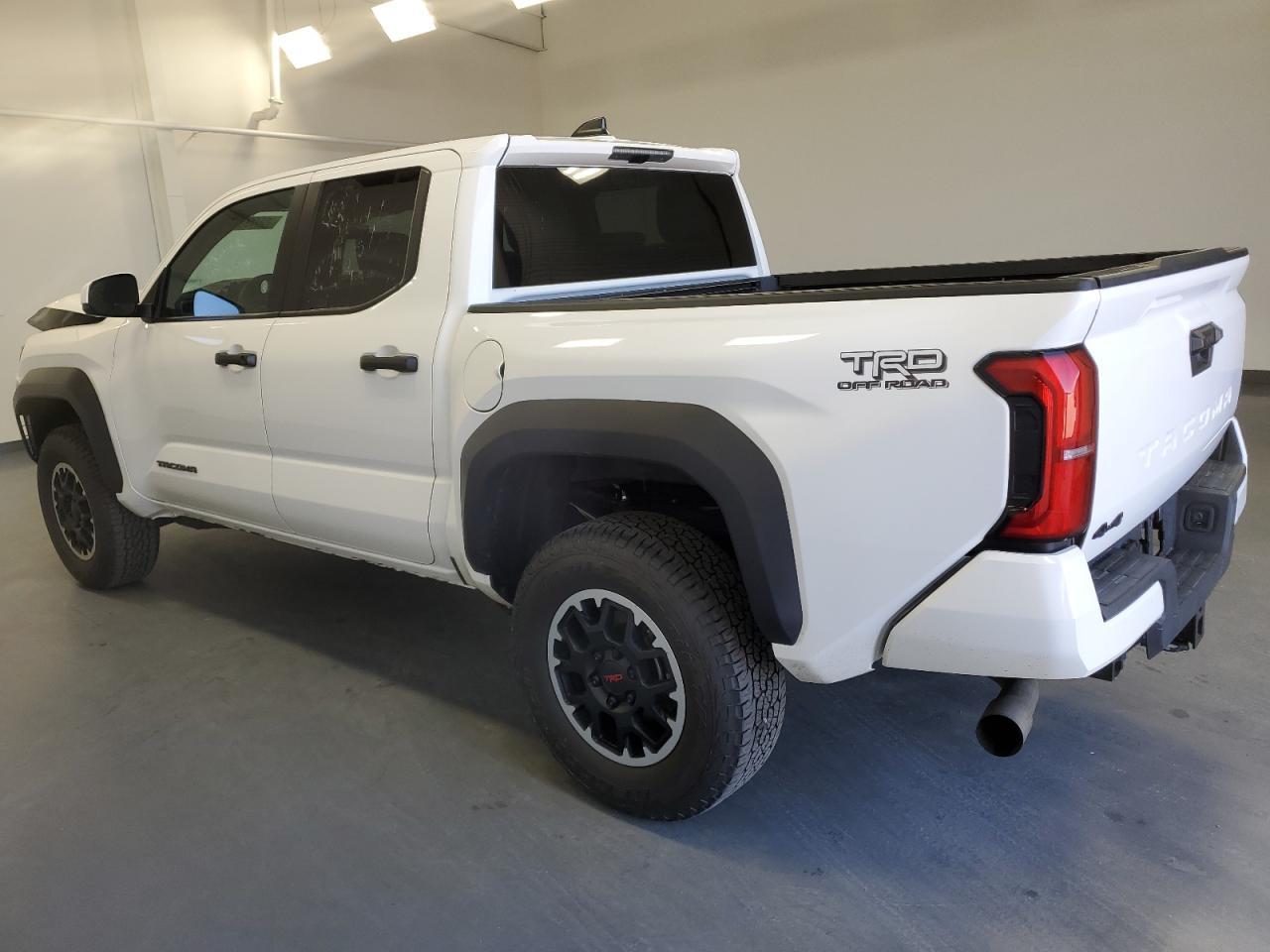 2024 TOYOTA TACOMA DOU - Фото 2