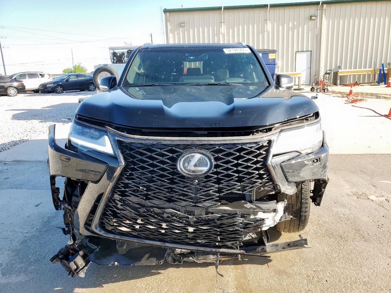 2024 LEXUS LX 600 BAS - Image 5