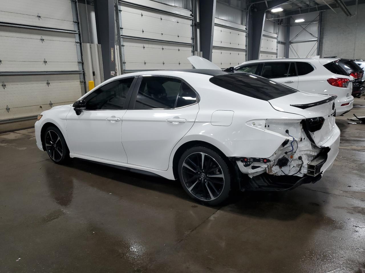 2018 TOYOTA CAMRY L - Фото 2