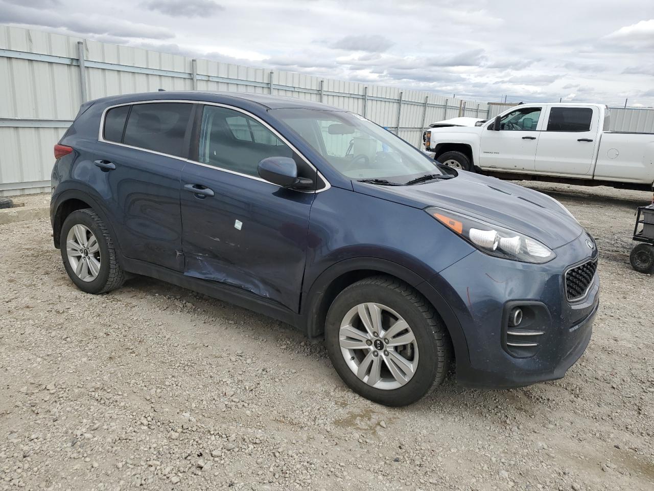 2017 KIA SPORTAGE L - Image 4