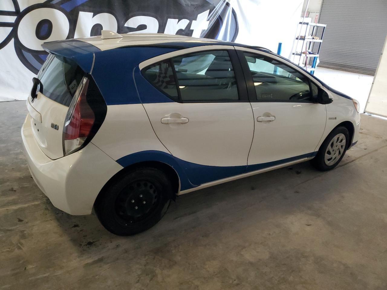 2016 TOYOTA PRIUS C - Image 3