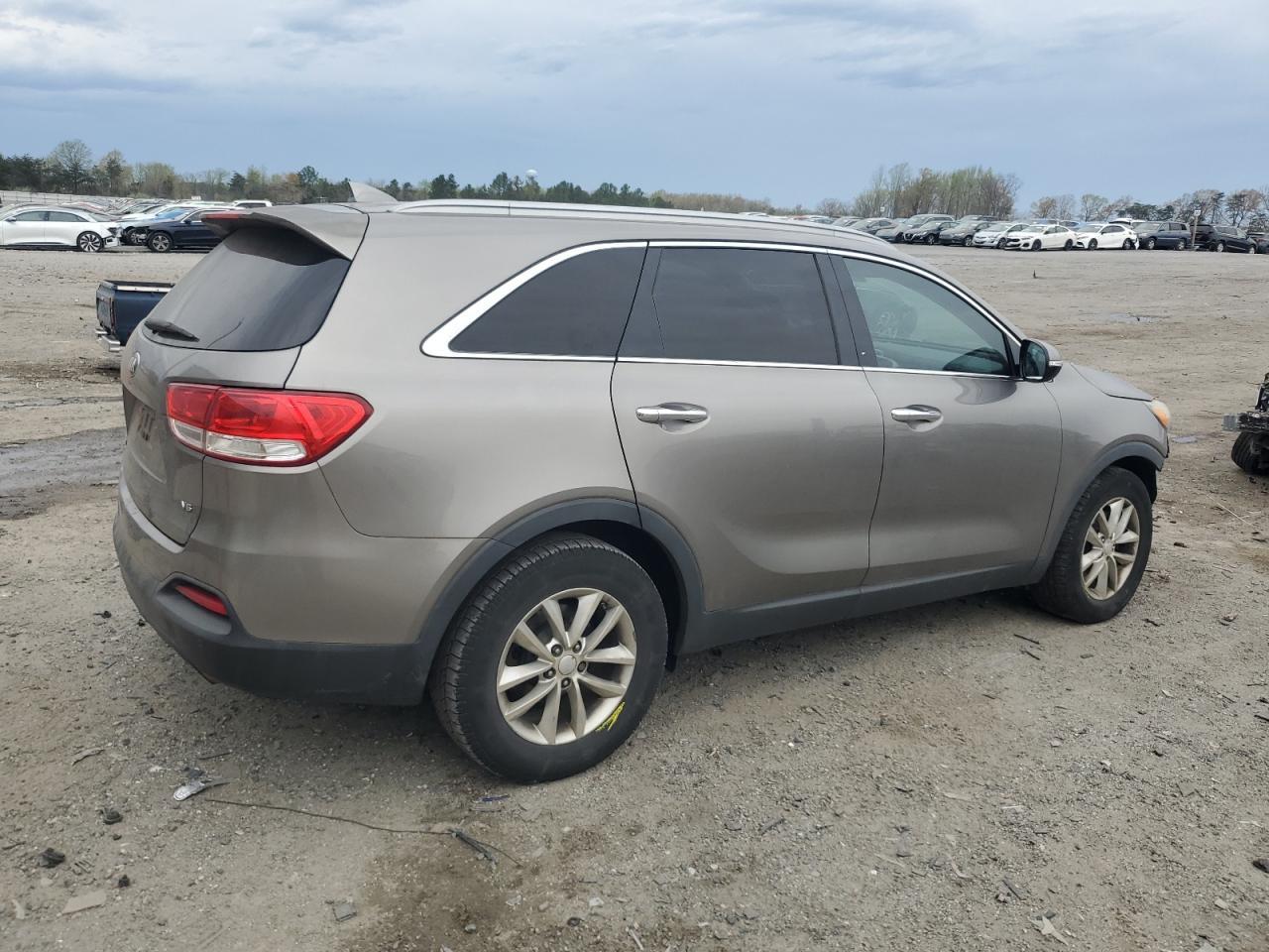 2016 KIA SORENTO LX - Image 3