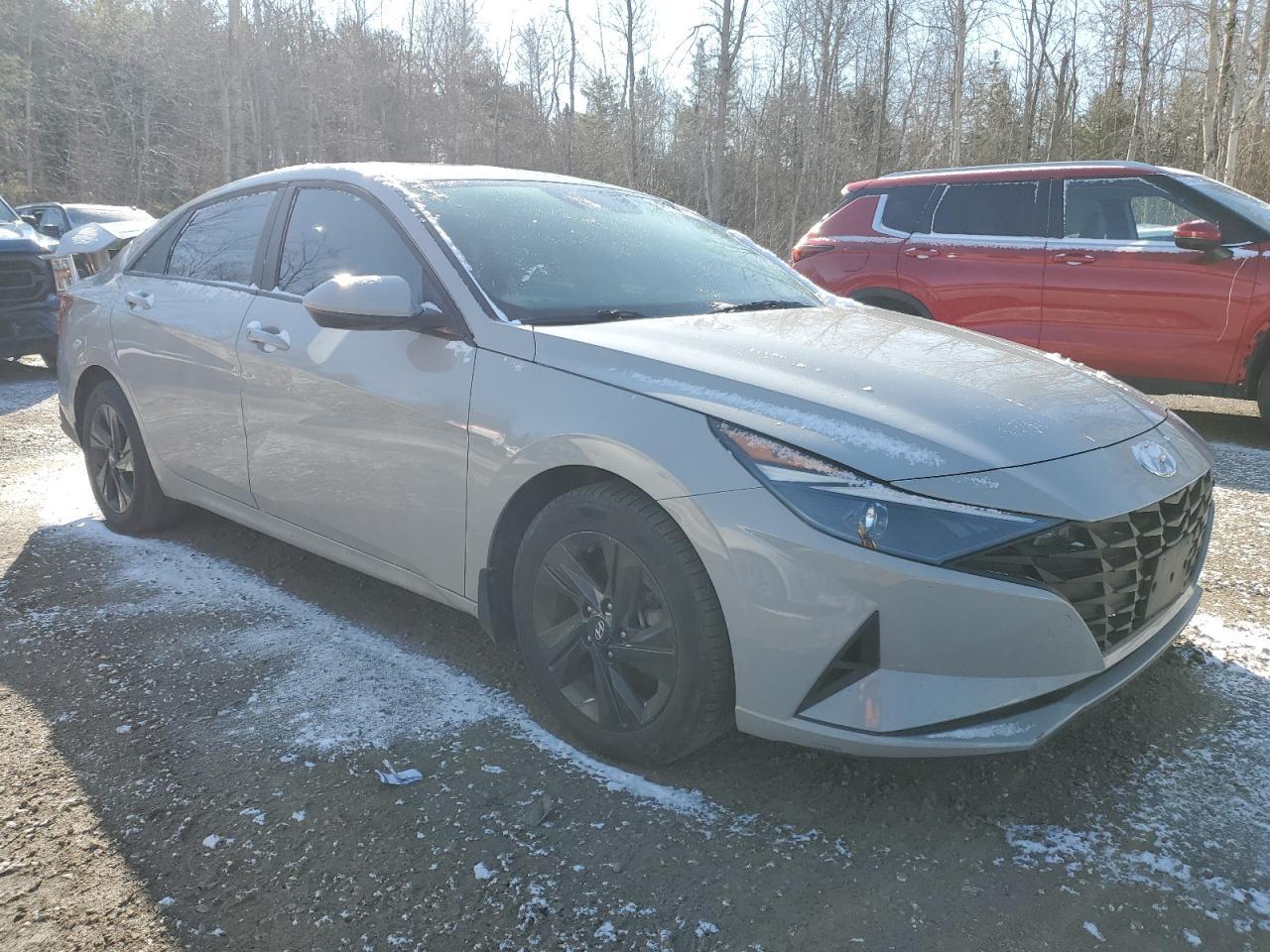 2022 HYUNDAI ELANTRA SE - Фото 4