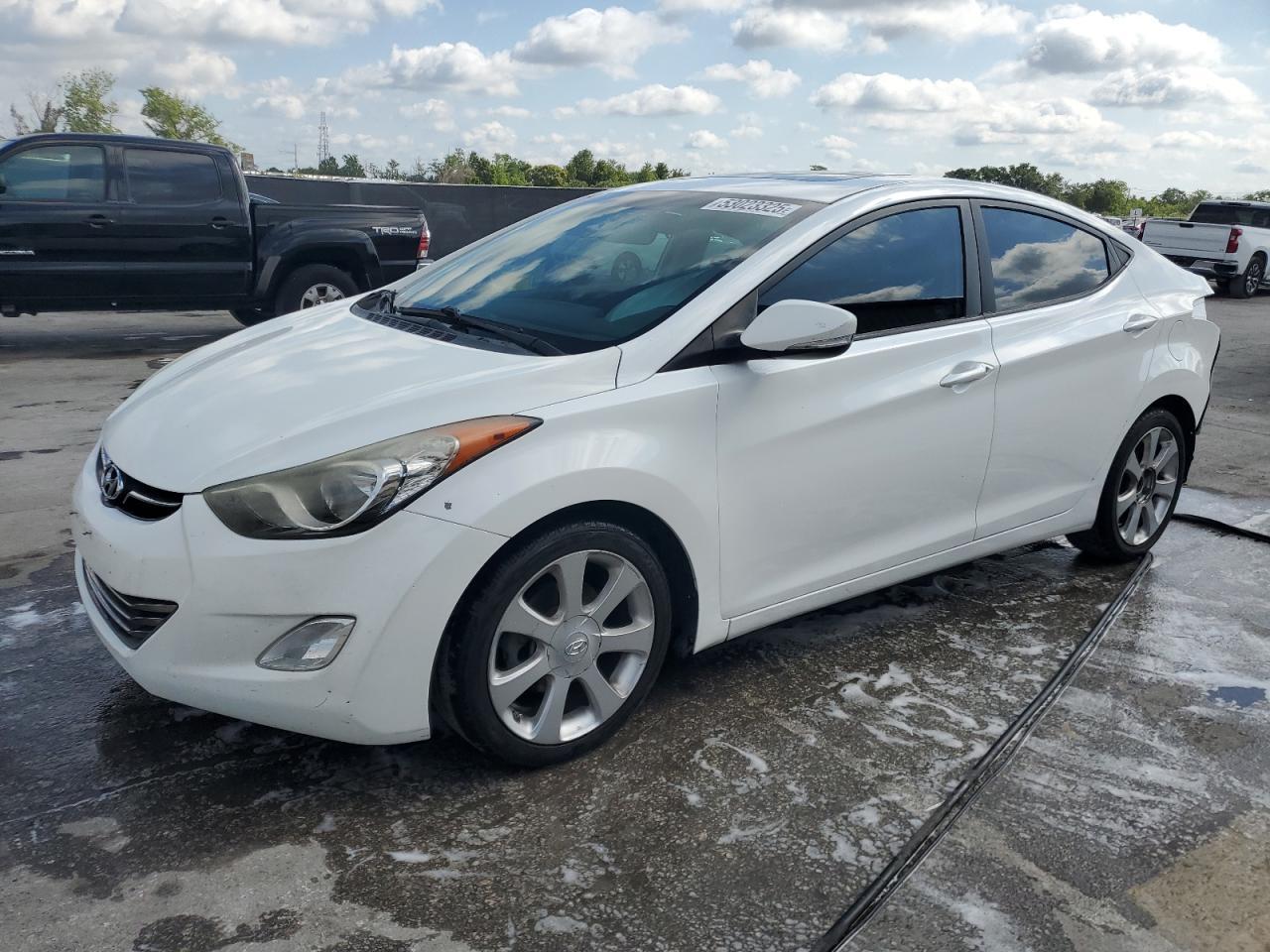 2013 HYUNDAI ELANTRA GL