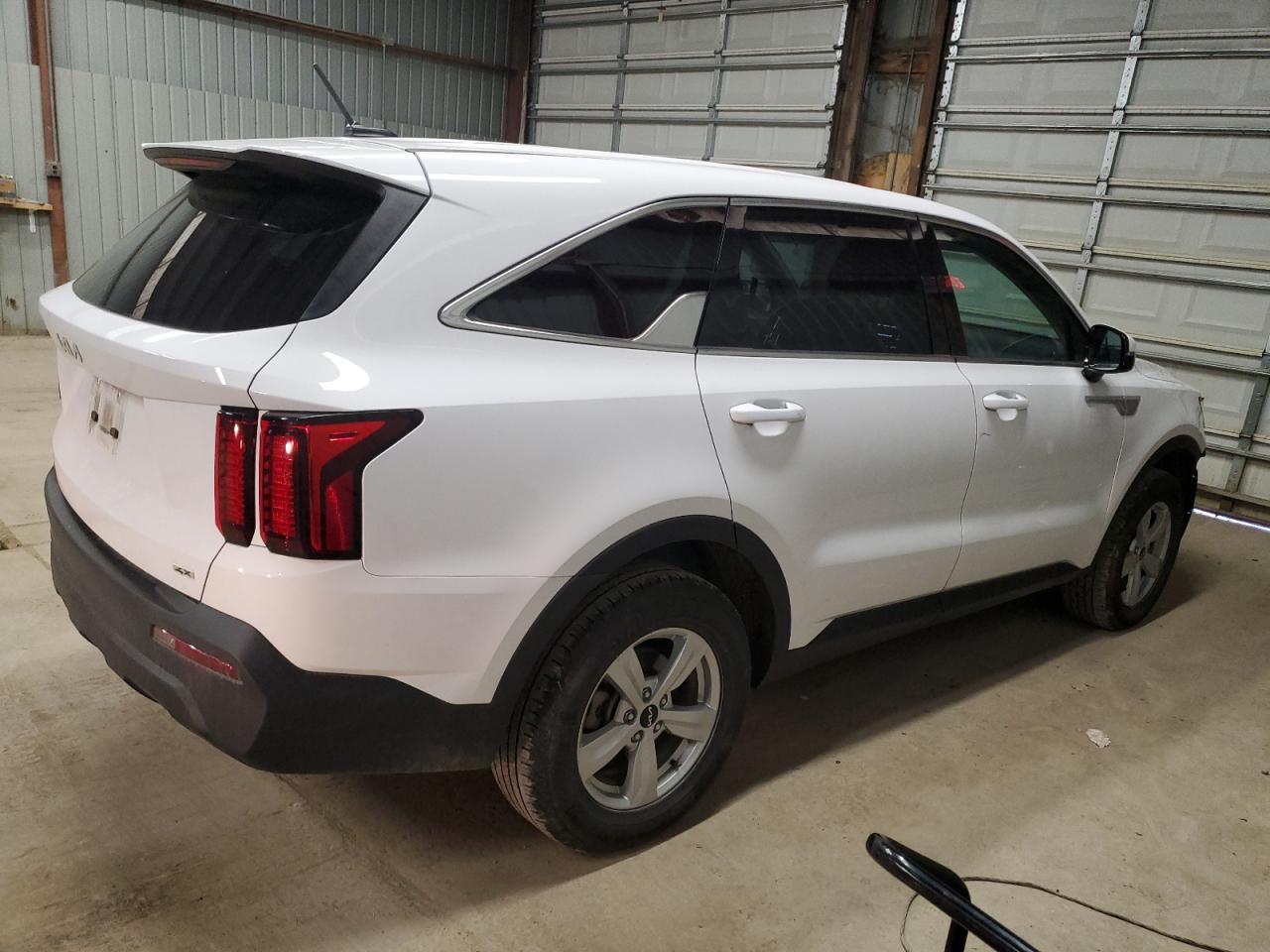 2023 KIA SORENTO LX - Image 3