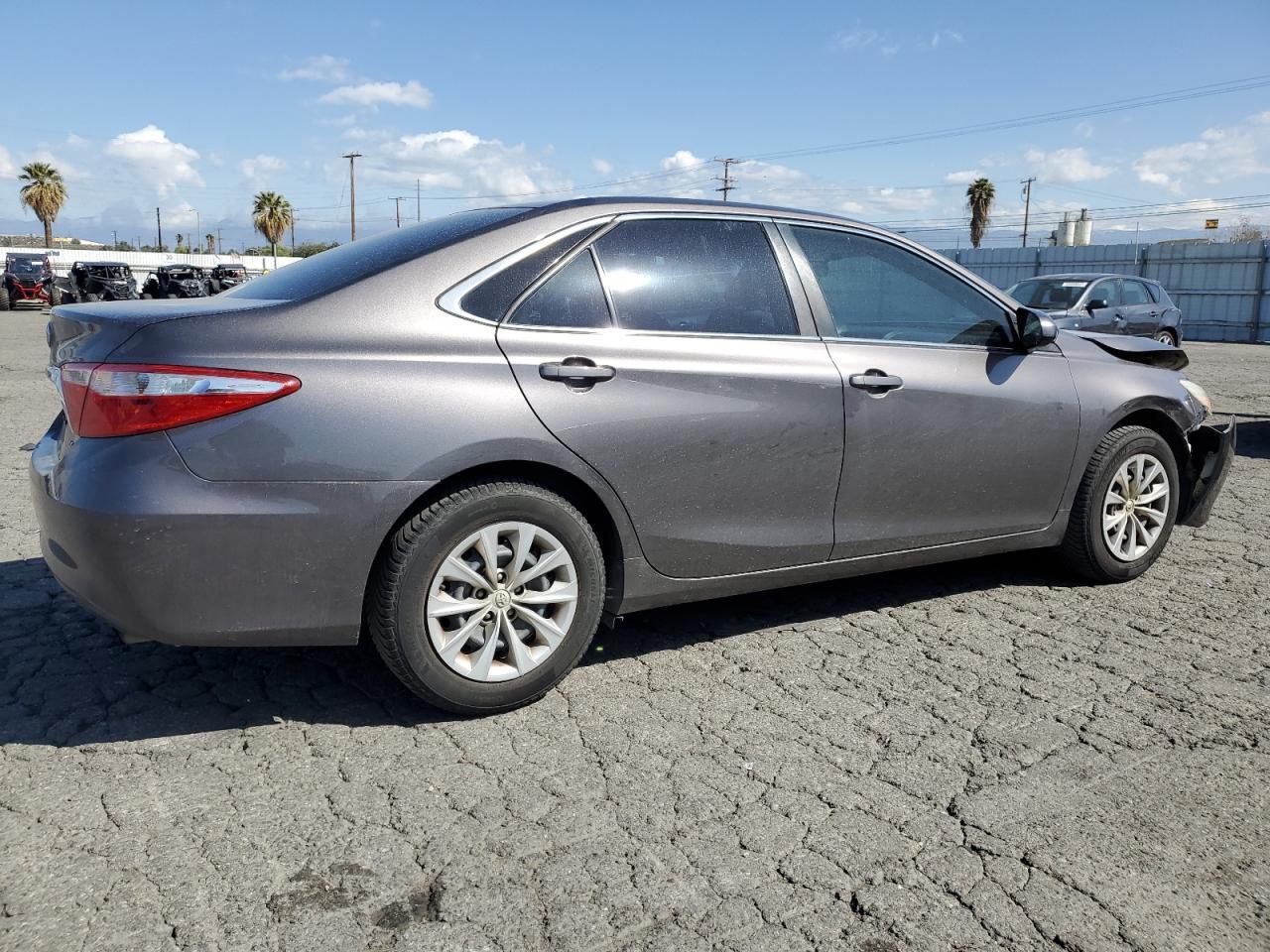 2015 TOYOTA CAMRY LE - Фото 3