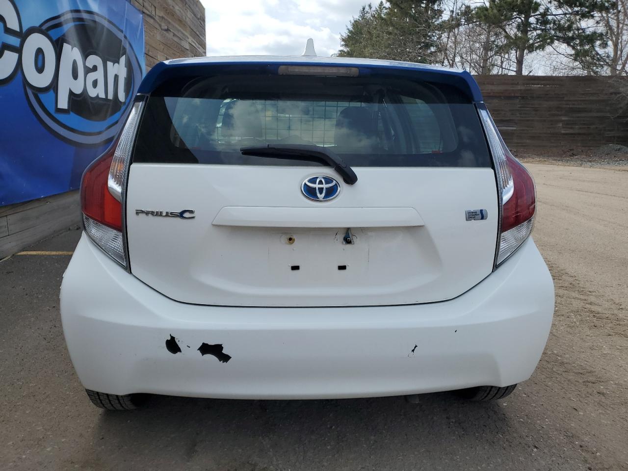 2016 TOYOTA PRIUS C - Фото 6